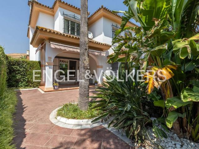Chalet en venta en Bormujos, Andalucía