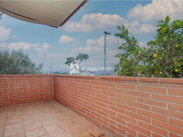 Villa en venta en Rubí