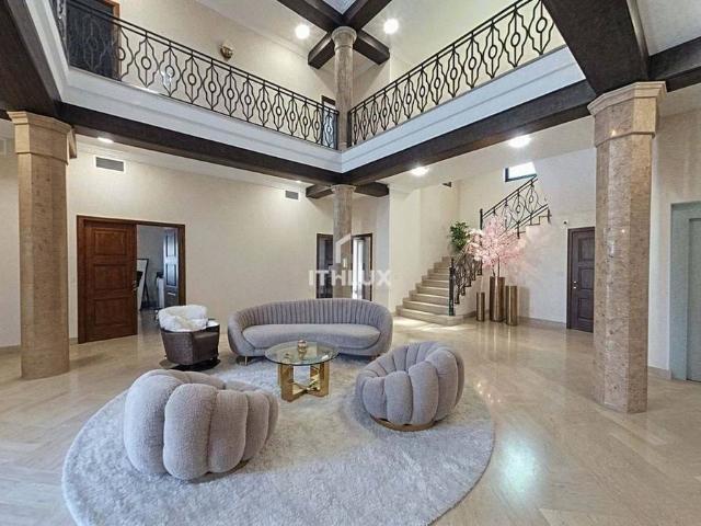 Villa en venta en Sanlúcar La Mayor, Torrequesada-Camino de Umbrete