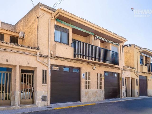 Chalet en venta en Jane Addams, Enguera