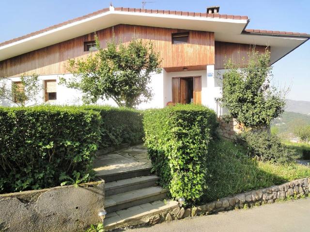 Villa en venta en Erandio, Ibañez Betolatza