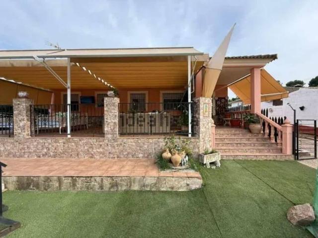 Villa en venta en Escalona