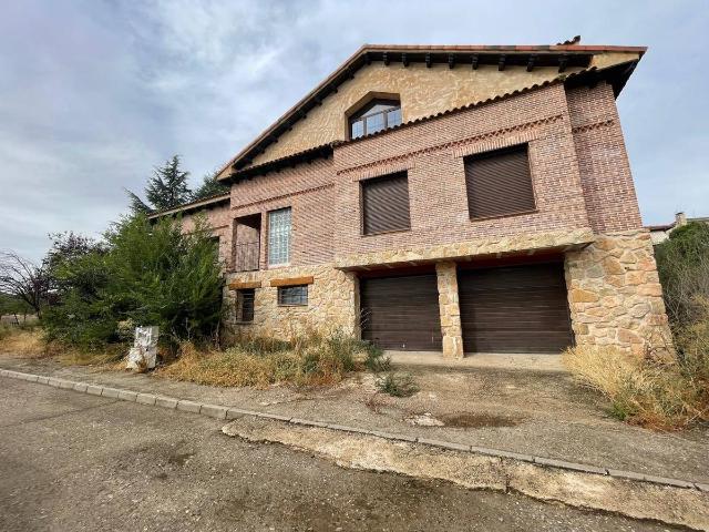 Villa en venta en Espinosa De Henares