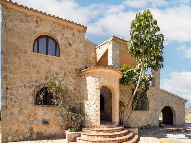 Chalet en venta en la Marina Baixa, Valencia