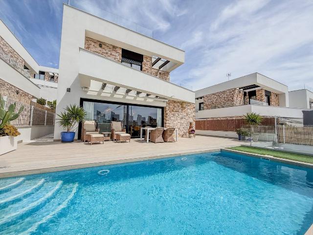 Chalet en venta en la Marina Baixa, Valencia
