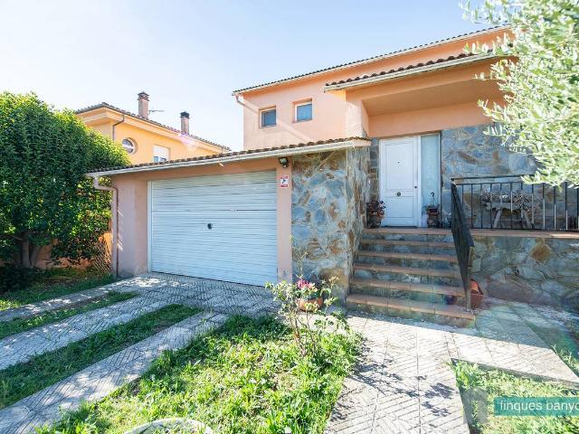 Chalet en venta en Pla de l'Estany, Catalunya