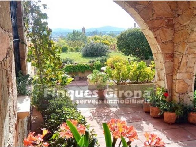 Chalet en venta en Vulpellac, Forallac