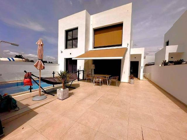 Villa en venta en Formentera Del Segura, Los Palacios