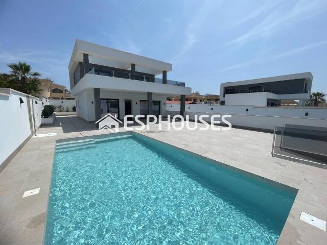 Villa en venta en Formentera Del Segura, Los Palacios