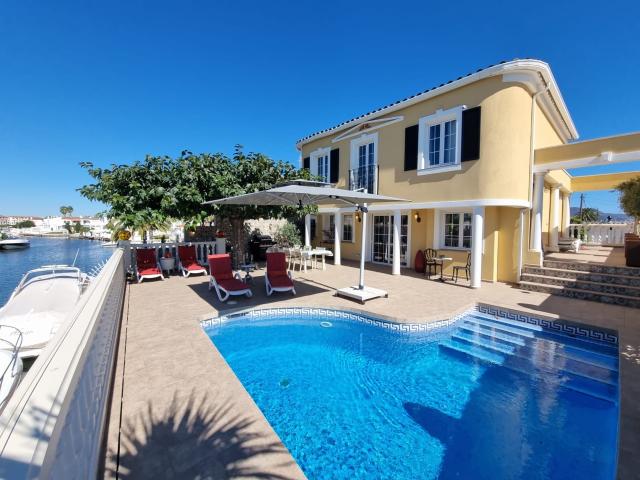 Chalet en venta en Castelló D'empúries, Girona