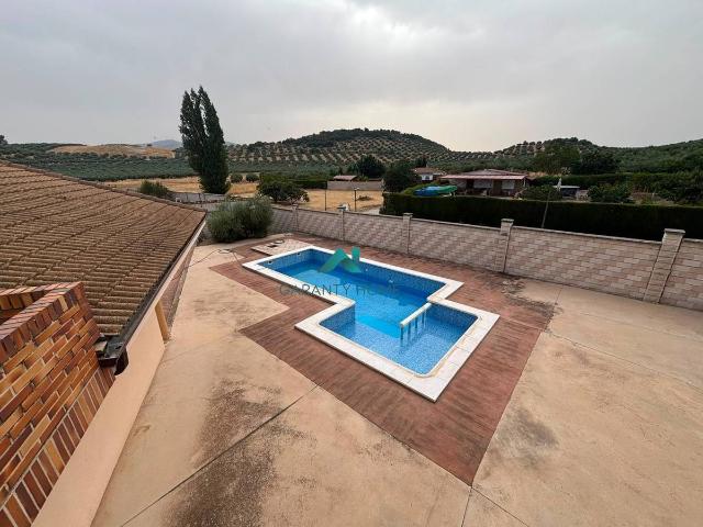 Chalet en venta en Fuensanta De Martos, Andalucía