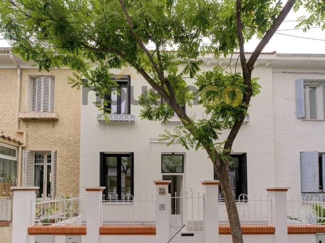 Villa en venta en Madrid, Cortes