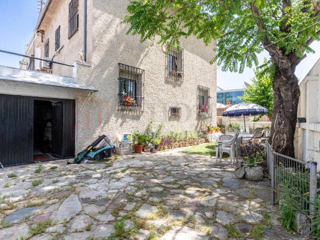 Chalet en venta en Madrid, Cortes