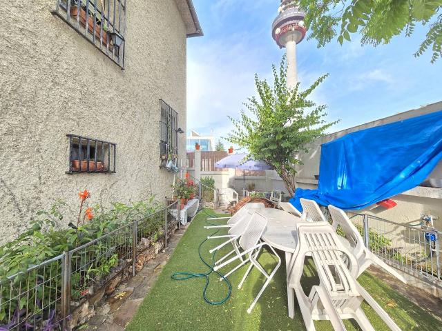 Villa en venta en Madrid, Cortes