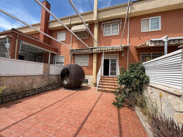Chalet en venta en Parla, Madrid