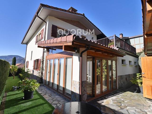 Villa en venta en Galdakao, Kurtzea