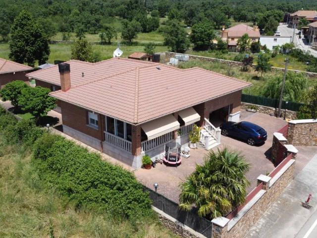 Chalet en venta en Gargantilla Del Lozoya Y Pinilla De Buitrago, Madrid