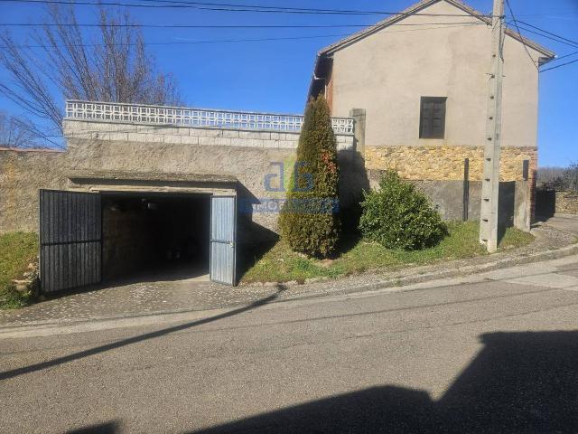 Chalet en venta en La Flecha de Torío, Garrafe De Torío