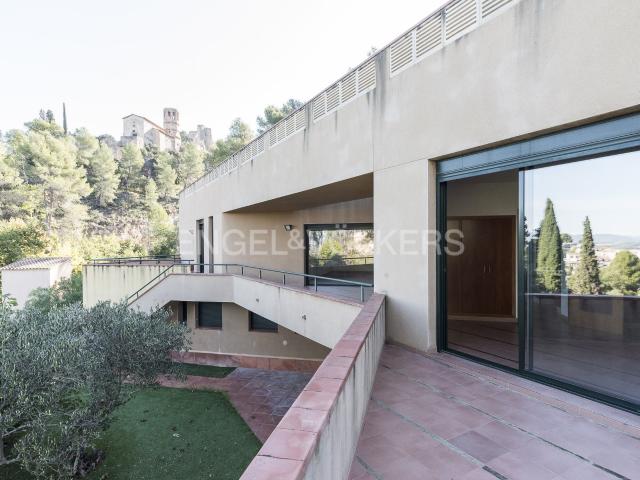 Villa en venta en Gelida
