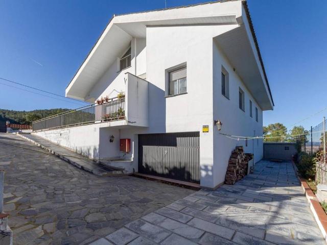 Villa en venta en Gelida