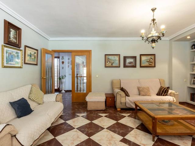 Villa en venta en Gilet, La Paz