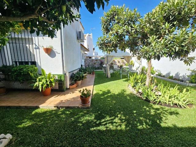 Chalet en venta en Barrio de Nicolás, Gines