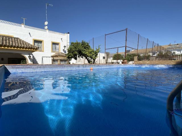 Chalet en venta en Barrio de Nicolás, Gines