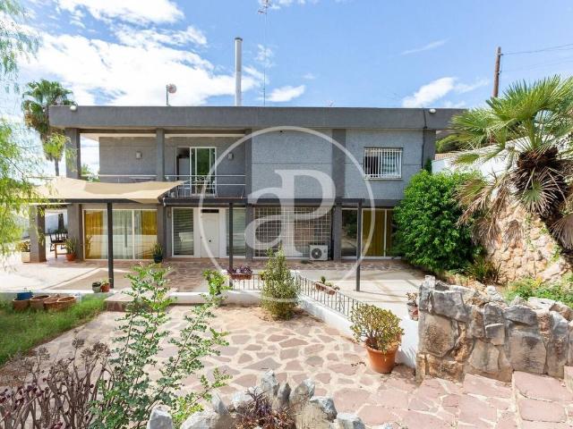 Chalet en venta en La Hoya de Buñol, Valencia