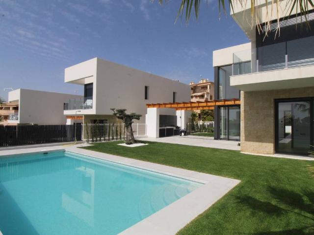 Chalet en venta en la Marina Baixa, Valencia