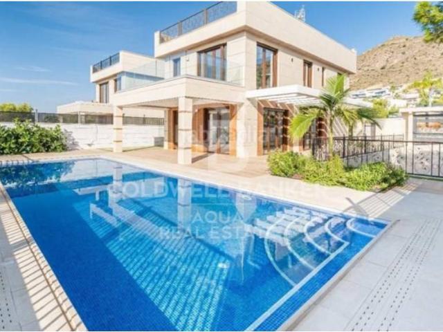 Villa en venta en Finestrat