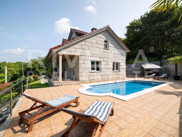 Chalet en venta en Gondomar, Ripote