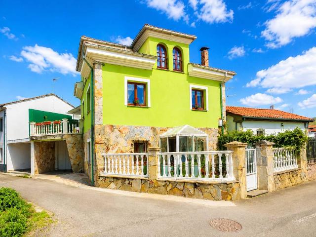 Chalet en venta en Grado, Asturias