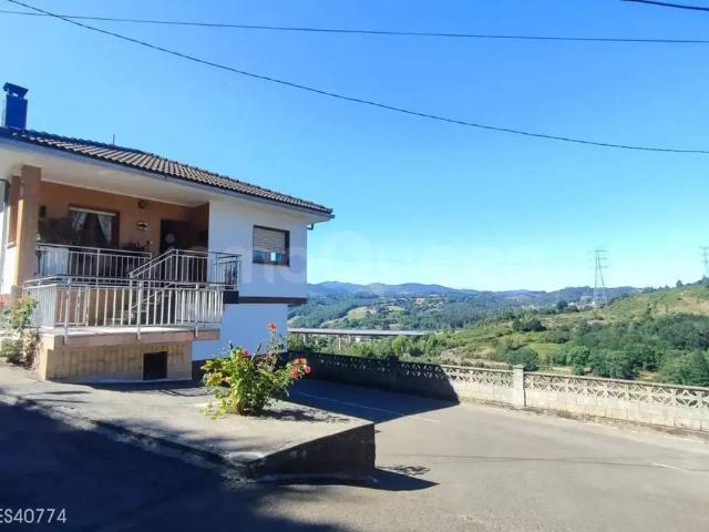 Chalet en venta en Grado, Asturias