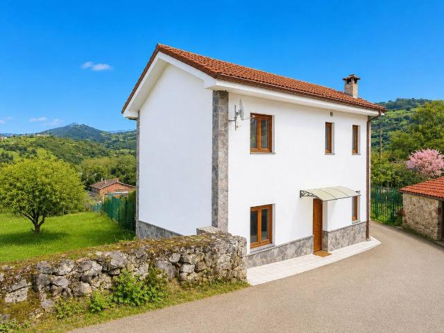 Chalet en venta en Grado, Asturias