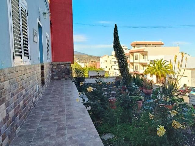 Chalet en venta en Los Cuervos, Granadilla de Abona