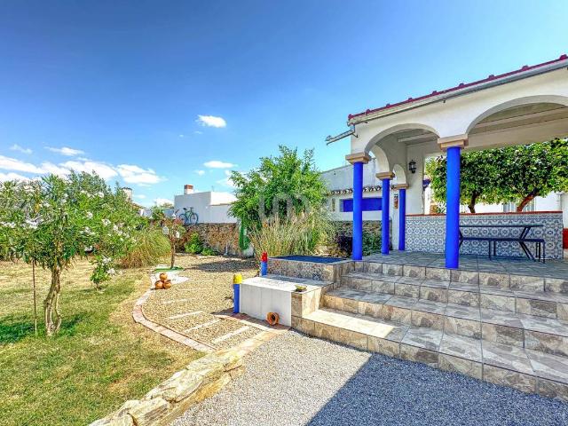Villa en venta en Granja De Torrehermosa