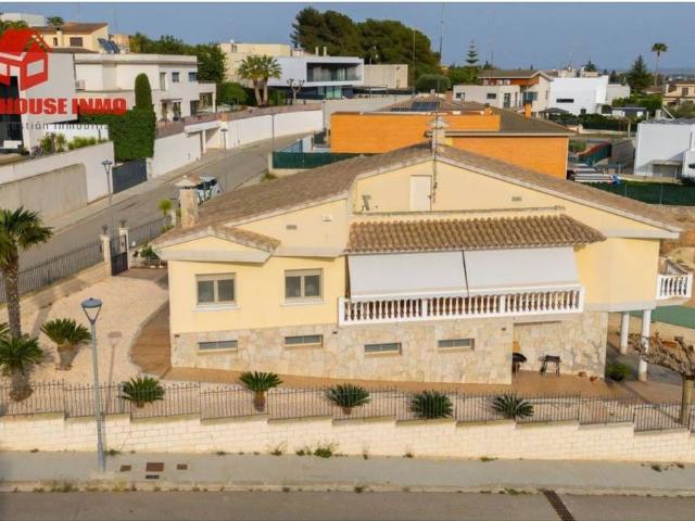 Villa en venta en Amposta