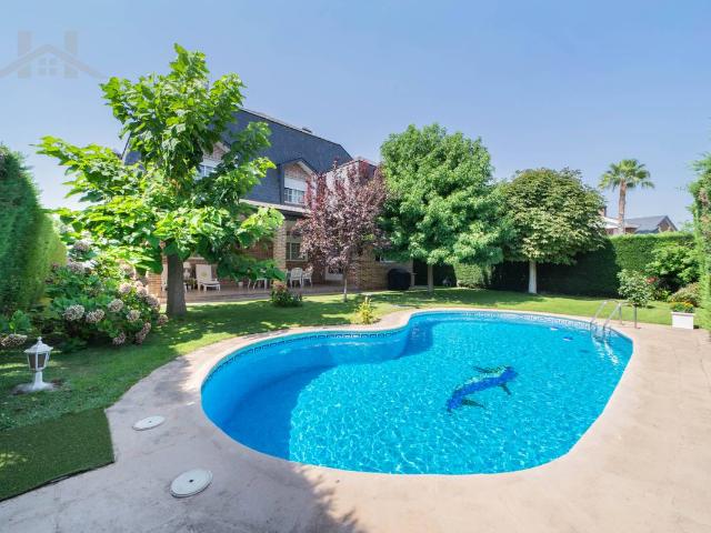 Chalet en venta en Griñón, Madrid