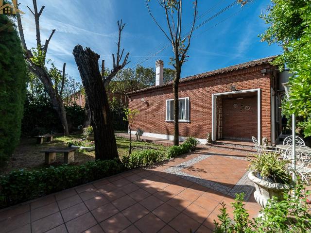 Chalet en venta en Griñón, Madrid