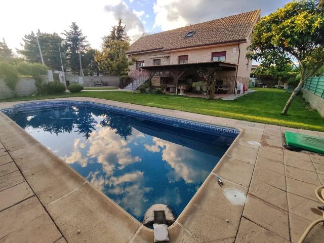 Chalet en venta en Guadarrama, Madrid
