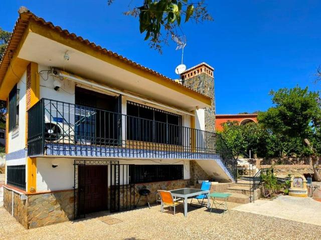 Chalet en venta en Guillena, Andalucía