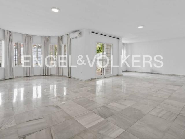 Chalet en venta en Tomares, Andalucía