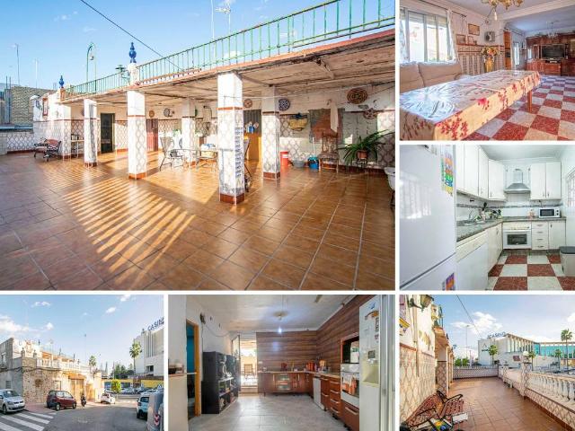 Chalet en venta en Barriada de León, Tomares