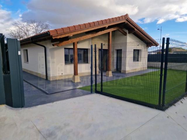 Chalet en venta en Haro, La Rioja