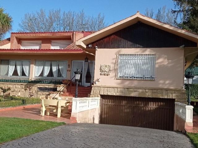 Chalet en venta en Haro, La Rioja