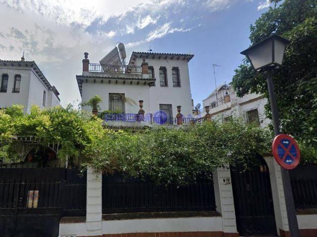 Villa en venta en Sevilla, El Arenal