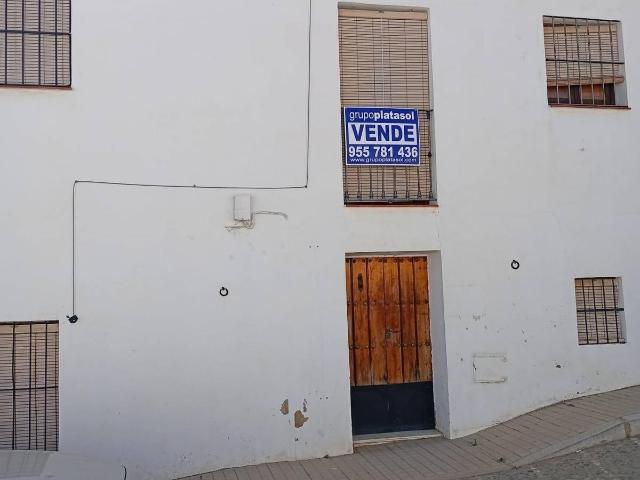 Villa en venta en Higuera De La Sierra