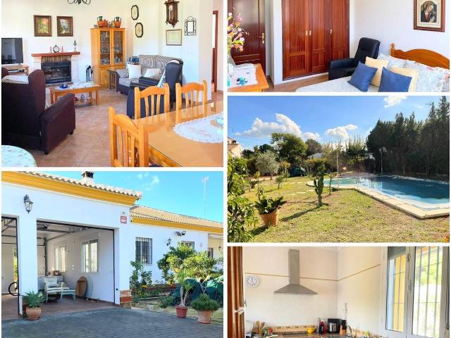 Villa en venta en Hinojos