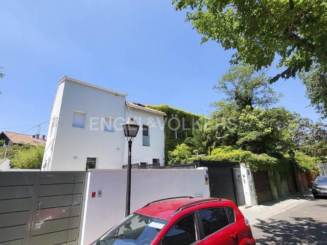 Chalet en venta en Madrid, Cortes