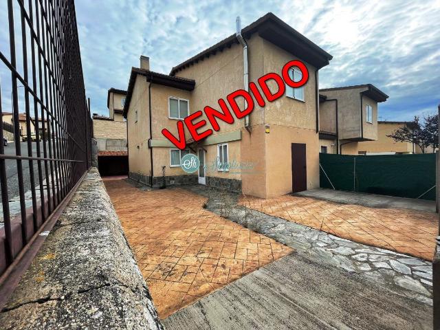 Villa en venta en Hontanares De Eresma, Urbanización Cueva del Gato